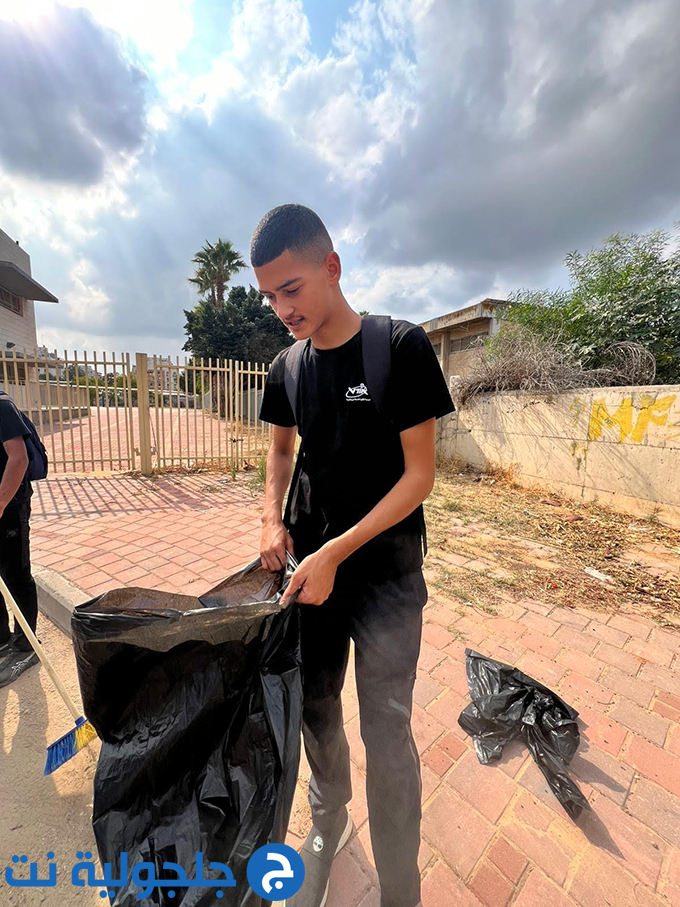 يومًا مميزًا للتطوع بمشاركة جميع الطلاب في مدرسة اورط التكنولوجية العربية الرملة